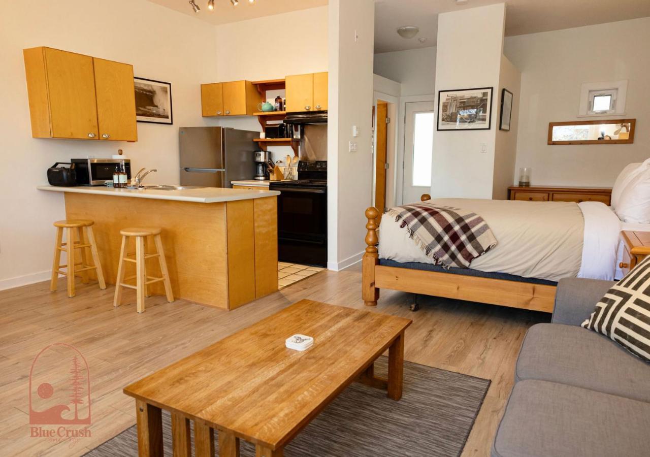 Wave Haven Waterfront Condo Hotel Tofino Eksteriør billede